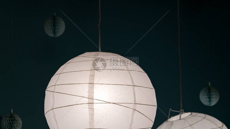 极简线条灯加盟代理：揭秘现代照明设计的潮流趋势
